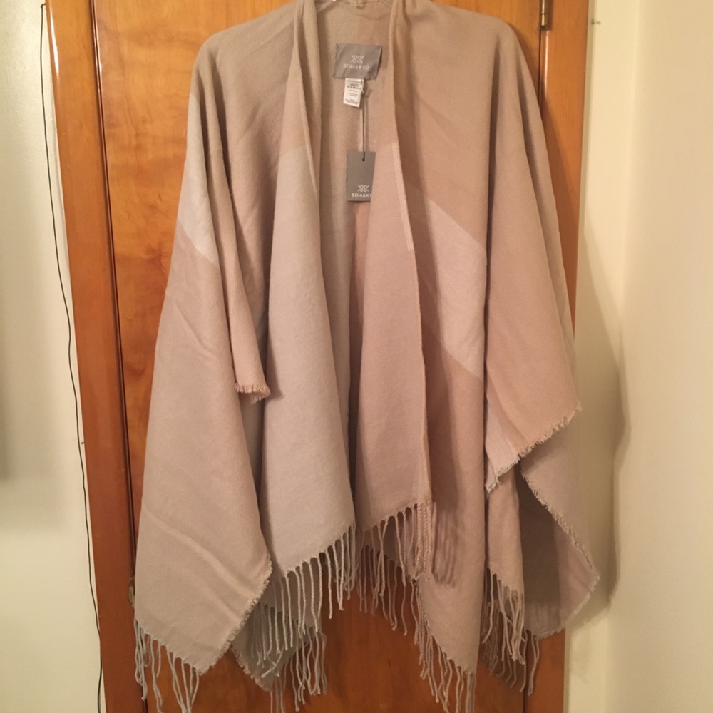 Cape/Scarf. Blush and beige